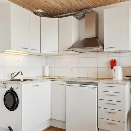 2 Bedroom Amazing In Tatil Evi Tranekær